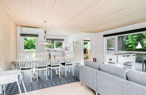 Nordost House | "Ara" - 1.4km from the sea by Interhome