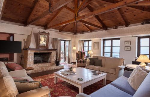Arachova Ski Chalet | Arachova Wooden Chalet