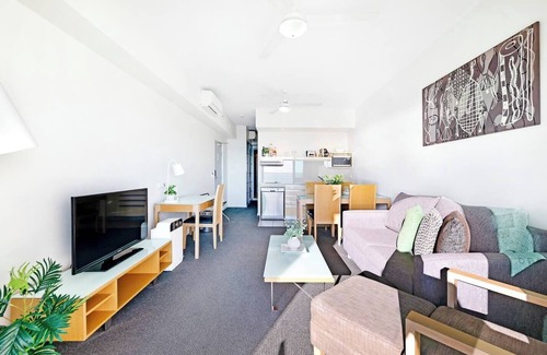Darwin City Centre Apartment | Arafura Suites Dual Studio Resort style Getaway