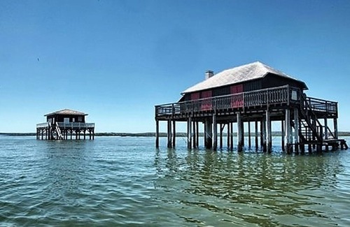 Arcachon Apartment | Arcachon center, renovated T3 with secure parking, direct beach access