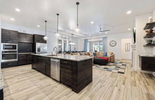 Santa Clara House | Arcadia 21 | Sleeps 32 * Shuffleboard * Games * BBQ