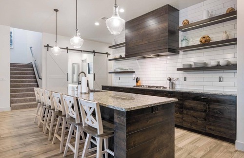Santa Clara House | Arcadia 21 | Sleeps 32 * Shuffleboard * Games * BBQ