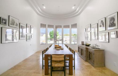 Central Scottsdale Villa | Arcadia by AvantStay Breathtaking Oasis in Scottsdale w Pool Hot Tub Game Room