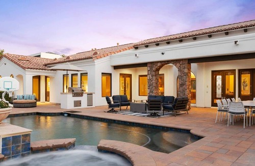 Arcadia Manors House | Arcadia Oasis: Perfect luxury home for families, adjacent to Old Town Scottsdale