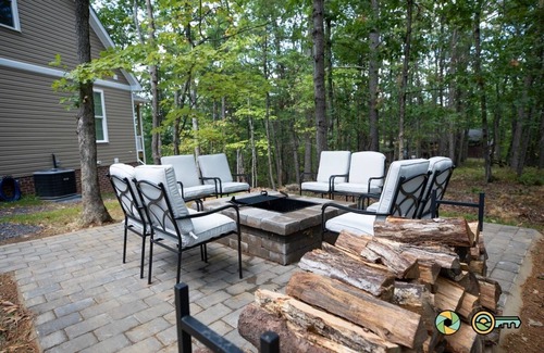 Mount Jackson Cottage | Arcadian's Cottage | Woodland home w/custom firepit
