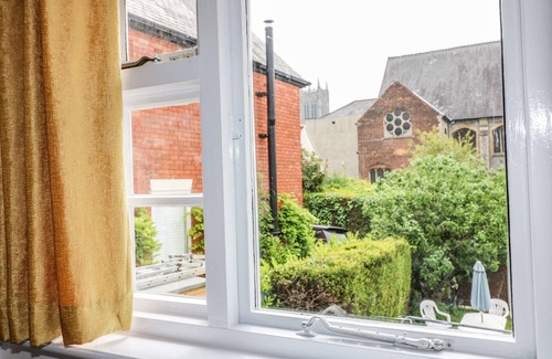 Lincoln Cottage | ARCH COTTAGE, family friendly, character holiday cottage in Lincoln