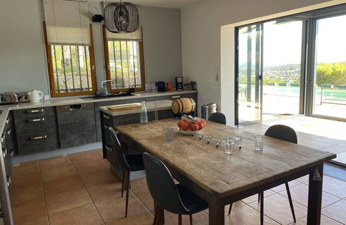 Villeneuve-les-Avignon Villa | Architect-designed villa with breathtaking view of Avignon