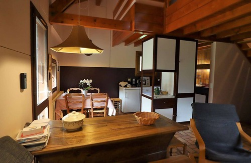 Beaufort Ski Chalet | Architect-Designed Chalet. Spacious 2BR. Sleeps 6. Peaceful with Garden and River. Proximity to Ski Bus