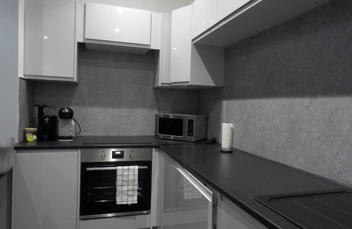 Newington Apartment | Architect designed meadows central apartment