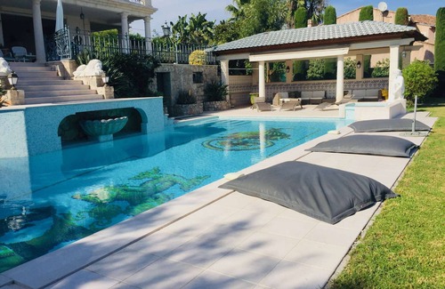 Golfe Juan Villa | Architect designed Villa on the Hills * Sea view * Pool * Aircon * Walk to the beach