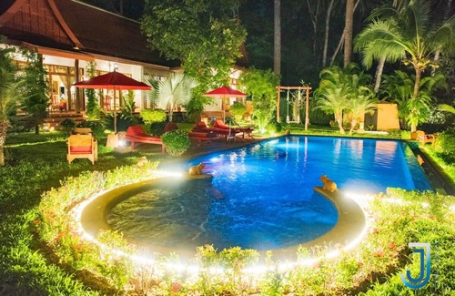 Mae Nam Villa | Architect-designed villa in the heart of a green setting