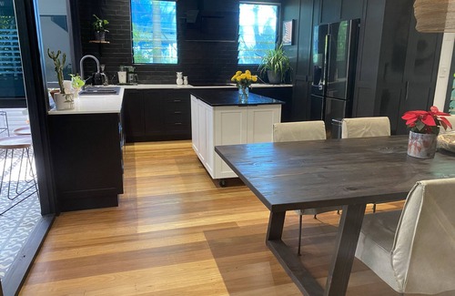Mermaid Beach House | Architectural Beach House - 100m to beach