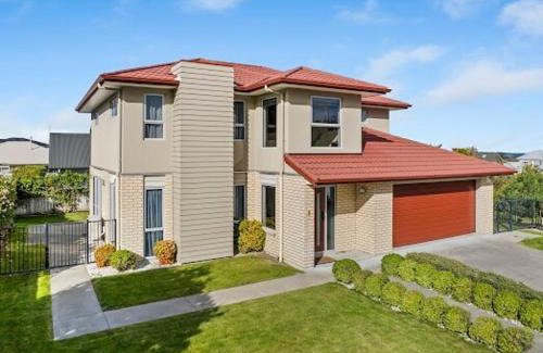 Whanganui House | Architectural Retreat in Prestigious Whanganui