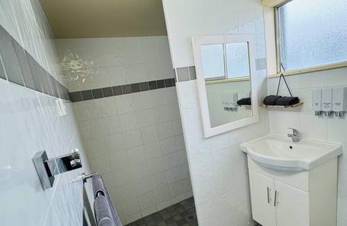 West Wyalong Hotel | Ardeanal Motel West Wyalong