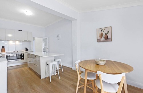 Mount Pleasant House | Ardross Delight | Gem with Pool, Garden & Parking