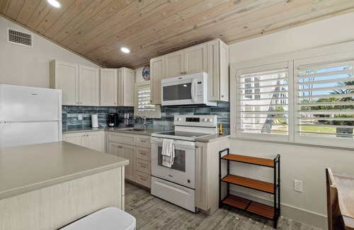 Captiva Cottage | Are you looking for a quaint fishing village in the heart of Captiva Island? - Jensen's Cottage #08