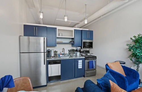 Downtown Columbus Condo | Arena District Suite w/FREE Parking & Rooftop Deck