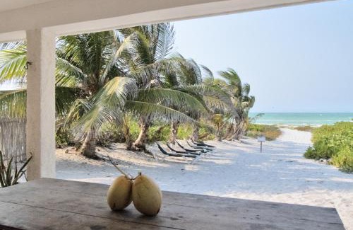 El Cuyo Apartment | Arena y Mar Beachfront House, El Cuyo by The Spot Rentals