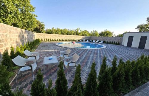 Aruch House | Arev Rest House