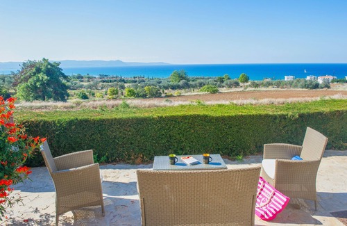 Argaka Villa | Argaka Tourist Beach Location - 3 Bed Villa - Amazing Sea Views