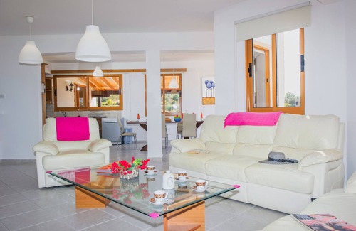 Argaka Villa | Argaka Tourist Beach Location - 3 Bed Villa - Amazing Sea Views
