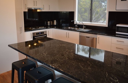 Port Lincoln House | Argia Fully Self Contained, Family Sized Holiday Home, With Views of Proper Bay