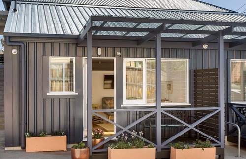 North Hobart Apartment | Argyle Embrace - Perfect Location to Explore Town