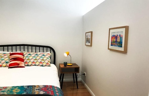 North Hobart Apartment | Argyle Embrace - Perfect Location to Explore Town