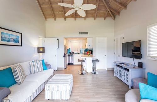 West End Apartment | ARIBA - stylish condo w/ocean views, walk to beach & restaurants in Long Bay