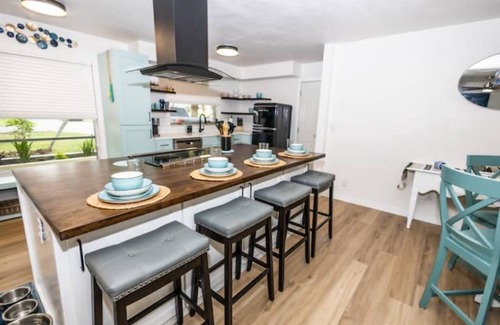 Caloosahatchee House | Ariel's Haven 1, come enjoy home with hot tub and soon to have new heated pool