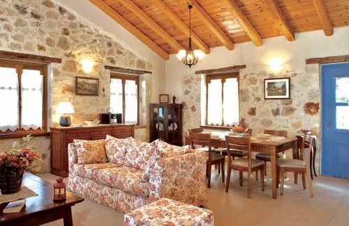 Antipata Villa | Arion