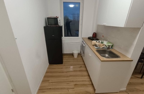 Zeitz Apartment | AriProp Parkside Modern Apartment with 3 rooms