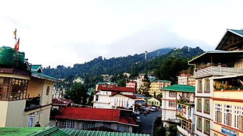 Gangtok Hotel | ARITHANG TASHI near M G marg