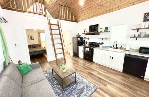 Albertville Cabin | Armadillo Tiny Luxury Cabin Lake