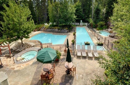 Tremblant-Les-Eaux Apartment | Arnica Tremblant 209