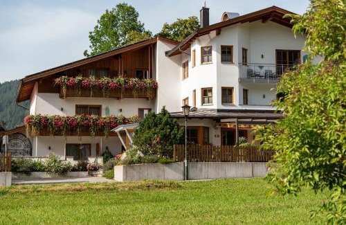 Oberammergau Hotel | ARNIKA Garni