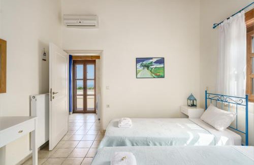 Pikris Villa | Arodamos Villa with a pool, children's games, and BBQ, perfect for 23 people!