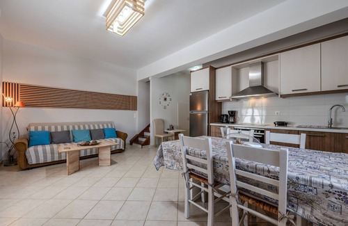 Platanes Ski Chalet | Arokaria,pool,near beach & amenities no car needed