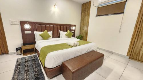 Rishikesh Hotel | Around stays by the Ganges