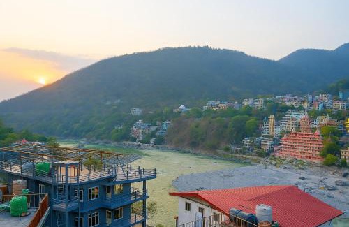 Rishikesh Hotel | Around stays by the Ganges
