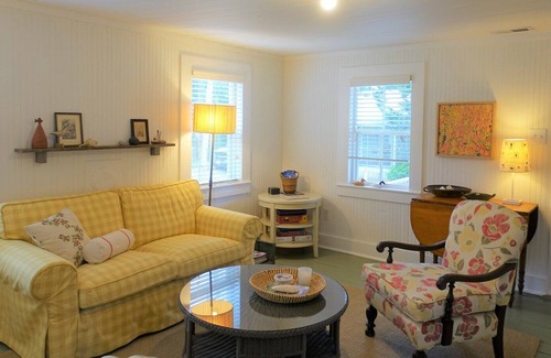 Ocracoke Cottage | Around the corner from the Ocracoke Lighthouse and Springer's Point.