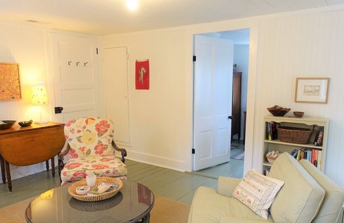 Ocracoke Cottage | Around the corner from the Ocracoke Lighthouse and Springer's Point.