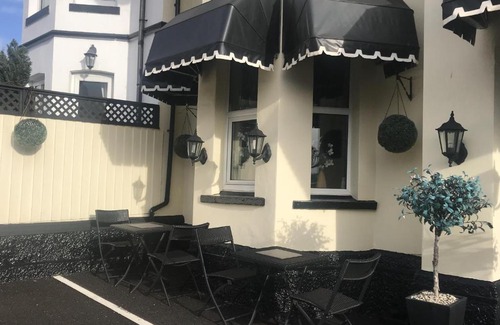 Torquay Bed & Breakfast | Arran Lodge B&B