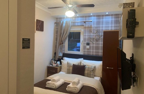 Torquay Bed & Breakfast | Arran Lodge B&B