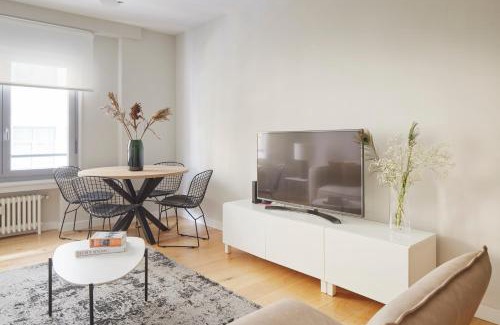 San Sebastian Centro Apartment | Arrasate 2 by FeelFree Rentals