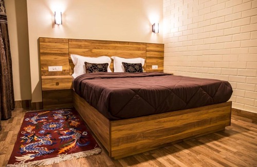 Geyzing Hotel | ARRIVED PELLING