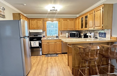 Jackson House | Arrow Point Retreat on Jackson Lake - Updated new furnishings - Amazing Sunrises