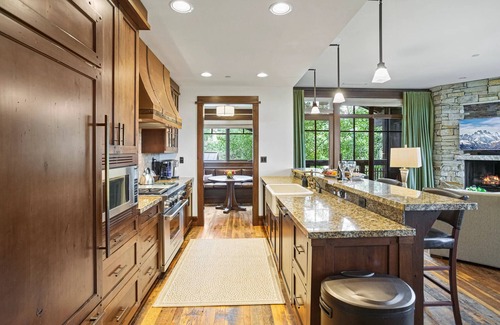 Empire Pass Condo | Arrowleaf Lodge at Deer Valley Resort - Three Bedroom Residence #203