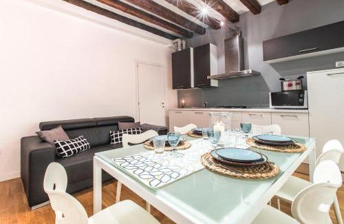Castello Apartment | Arsenale Design Apartment R&R