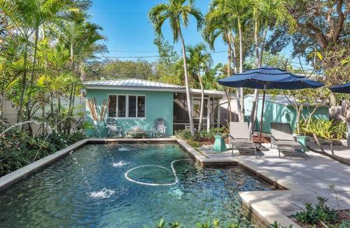 Lake Worth Apartment | Art Deco Apt w Pool One Mile to Beach Pets Welcome